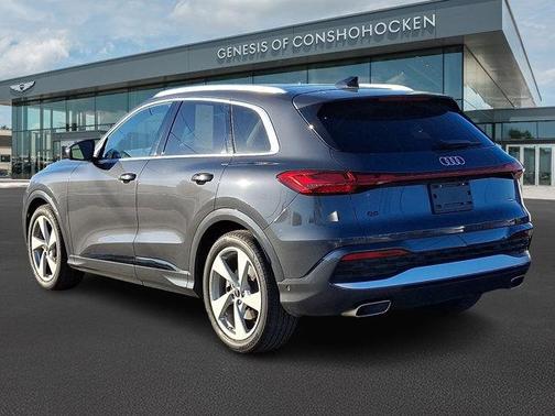 Tambora Gray Metallic 2025 Audi Q5 2.0T quattro Premium