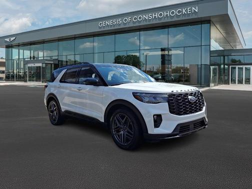 Star White 2025 Ford Explorer ST
