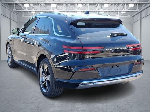 2025 Genesis Electrified GV70 Advanced