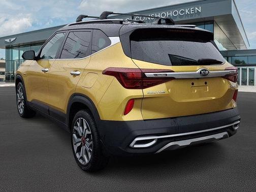 Starbright Yellow / Black Roof 2021 Kia Seltos SX