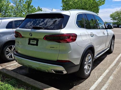 Mineral White Metallic 2019 BMW X5 xDrive40i