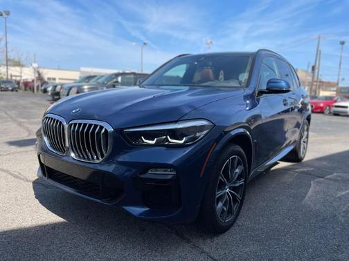 Photo 3 of 32 of 2019 BMW X5 xDrive40i