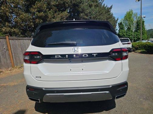 Platinum White Pearl 2026 Honda Pilot EX-L
