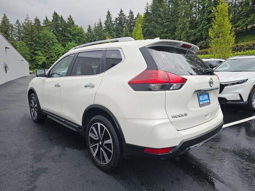 Pearl White 2018 Nissan Rogue SL