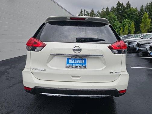 Pearl White 2018 Nissan Rogue SL