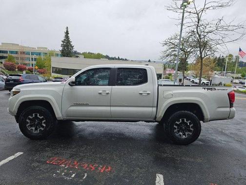 Super White 2017 Toyota Tacoma TRD Sport