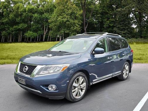 Arctic 2015 Nissan Pathfinder Platinum