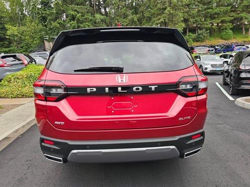 Radiant Red Metallic II 2026 Honda Pilot Elite