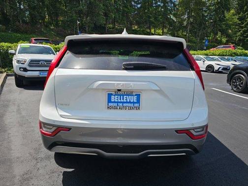 Snow White Pearl 2023 Kia Niro EV Wave