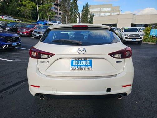 Snowflake White Pearl Metallic 2017 Mazda Mazda3 Touring