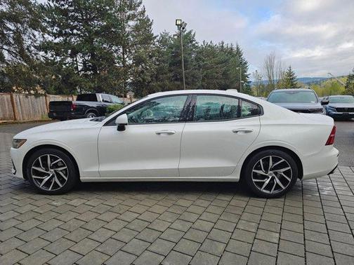 Crystal White Pearl Metallic 2020 Volvo S60 T5 Momentum