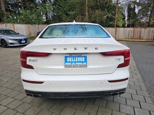 Crystal White Pearl Metallic 2020 Volvo S60 T5 Momentum