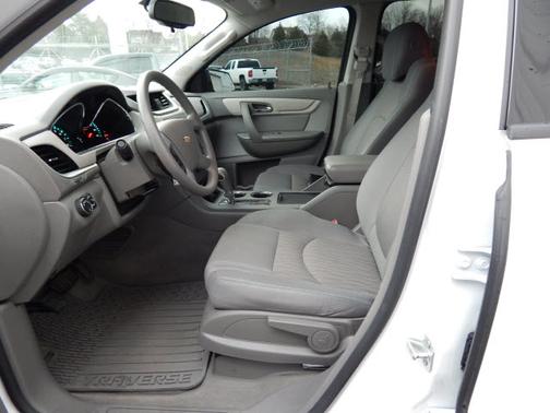 2017 Chevrolet Traverse LS