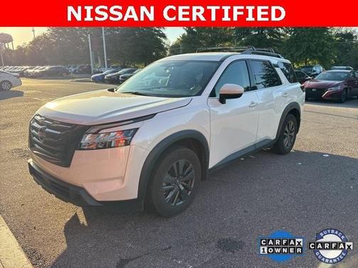 2022 Nissan Pathfinder SV