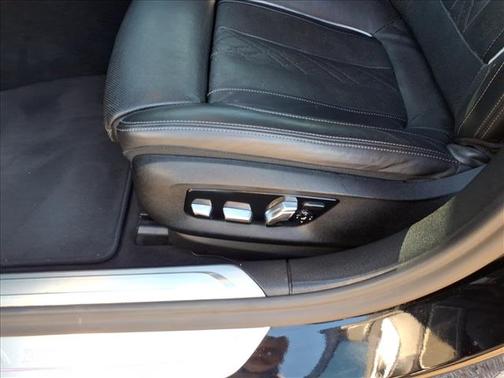 2022 BMW 740 i