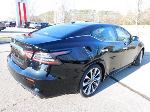2023 Nissan Maxima Platinum