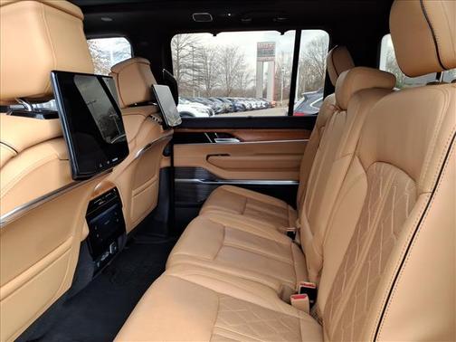 2022 Jeep Grand Wagoneer Series III