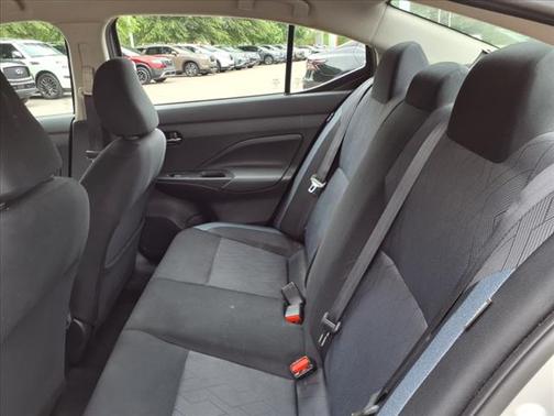 2023 Nissan Versa 1.6 SV