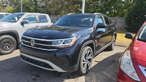Deep Black Pearl Effect 2023 Volkswagen Atlas Cross Sport 2.0T SEL