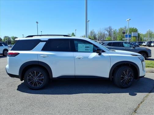 Everest White P 2026 Nissan Pathfinder SL