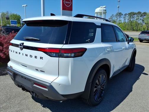 Everest White P 2026 Nissan Pathfinder SL