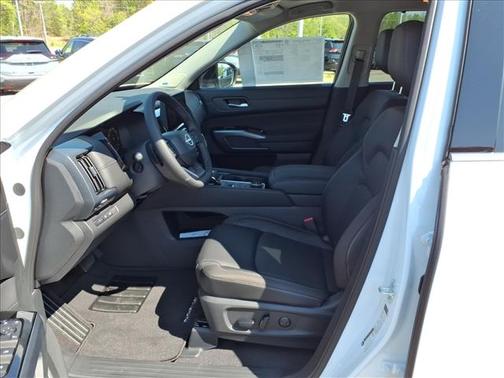 Everest White P 2026 Nissan Pathfinder SL