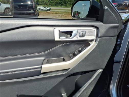Silver Metallic 2021 Ford Explorer Limited