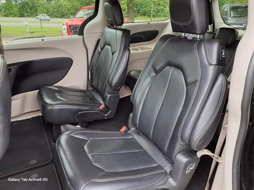 2022 Chrysler Pacifica Touring-L