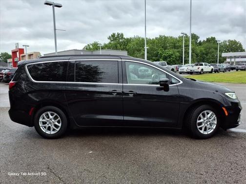 2022 Chrysler Pacifica Touring-L