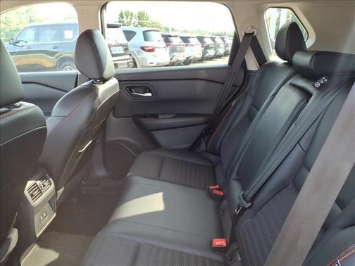 Everest White P 2025 Nissan Rogue Rock Creek