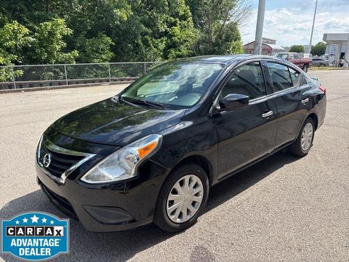 Super Black 2019 Nissan Versa 1.6 SV