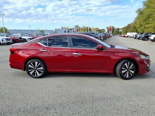 2021 Nissan Altima 2.5 SV