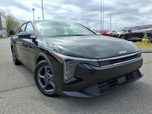 Aurora Black Pearl 2025 Kia K4