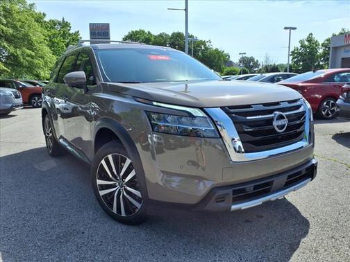 2024 Nissan Pathfinder Platinum