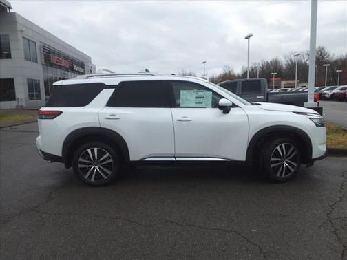 2025 Nissan Pathfinder Platinum