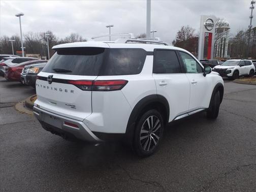2025 Nissan Pathfinder Platinum