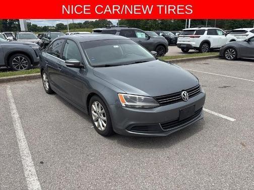Platinum Gray Metallic 2014 Volkswagen Jetta SE