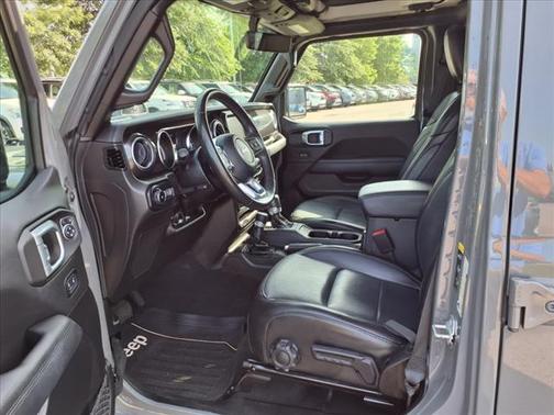 2022 Jeep Wrangler Unlimited Sahara Altitude