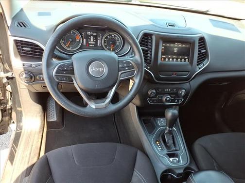 Diamond Black 2019 Jeep Cherokee Latitude