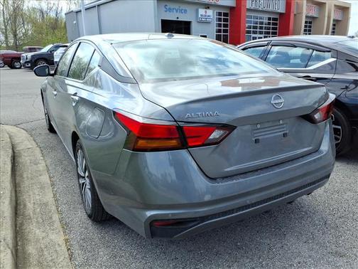 Gun Metallic 2025 Nissan Altima SV