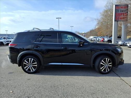 2024 Nissan Pathfinder Platinum
