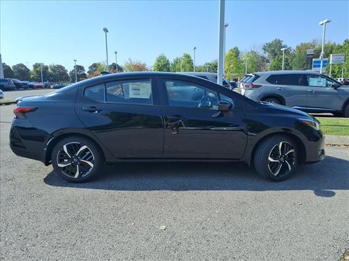 2025 Nissan Versa 1.6 SR