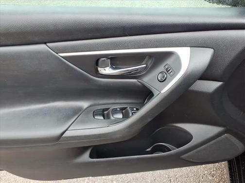 Black 2016 Nissan Altima 2.5 S