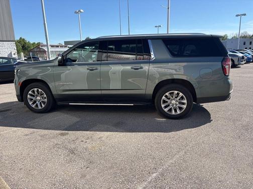 Silver Sage 2023 Chevrolet Suburban Premier