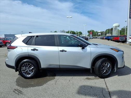 Brilliant Silver Metallic 2025 Nissan Rogue S