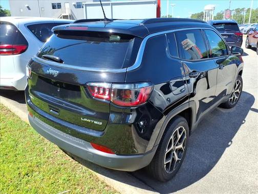 Diamond Black 2025 Jeep Compass Limited