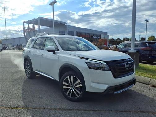 2025 Nissan Pathfinder Platinum