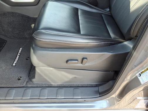 2024 Nissan Frontier SL