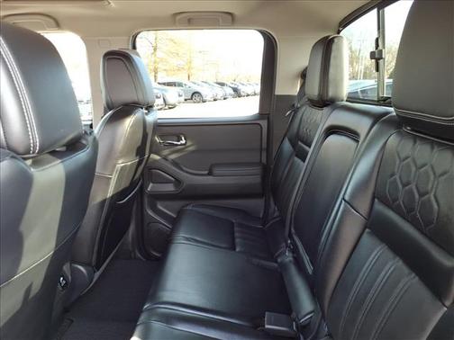 2024 Nissan Frontier SL