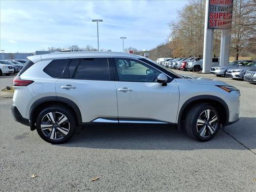 2022 Nissan Rogue SL